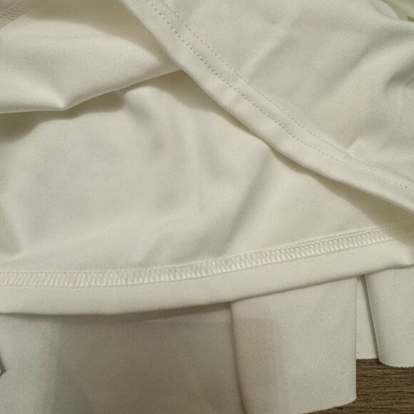 🤍 White Flowy Skort | Built-In Shorts | Wide Waistband - Picture 4 of 5